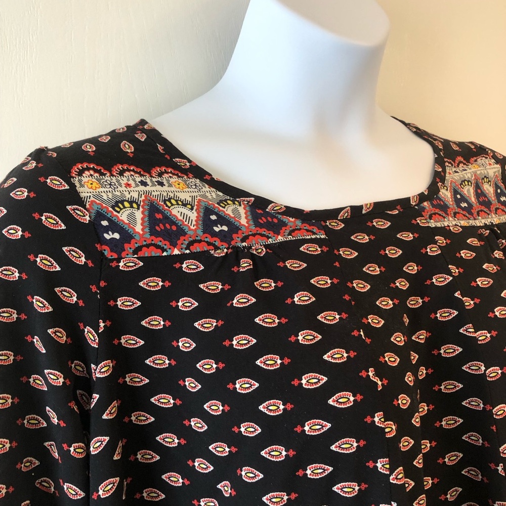 Lovely Fall BOHO Dress/ Top. Size: Large Measures: PTP- 22” Length- 30”.